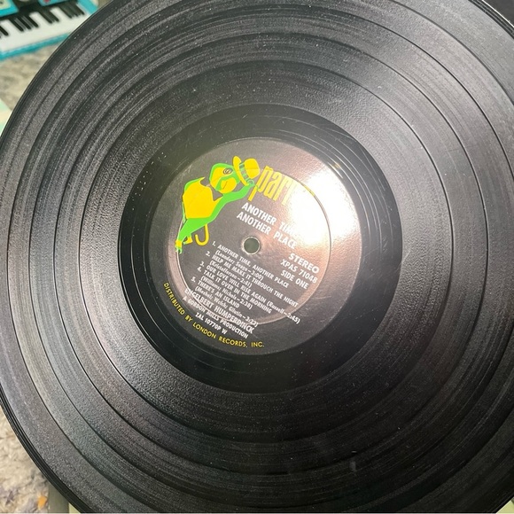 Engelbert Humperdinck Vinyl Record - Picture 9 of 10